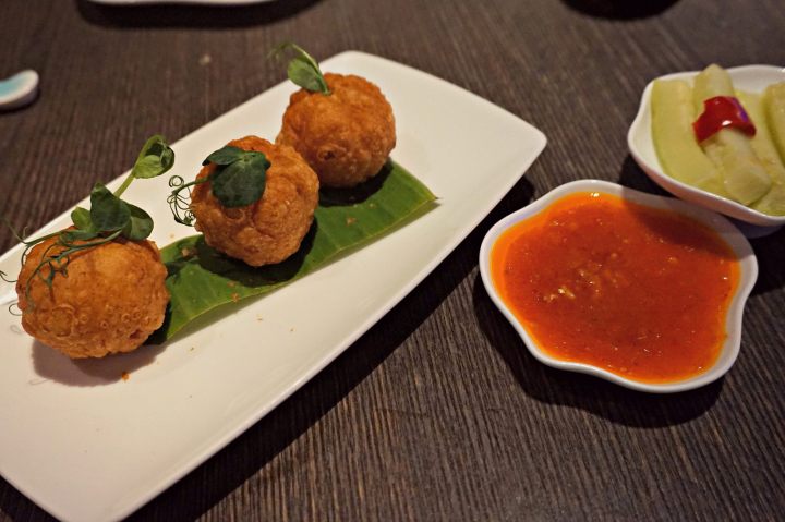 33070995106_e412f4fb83_h