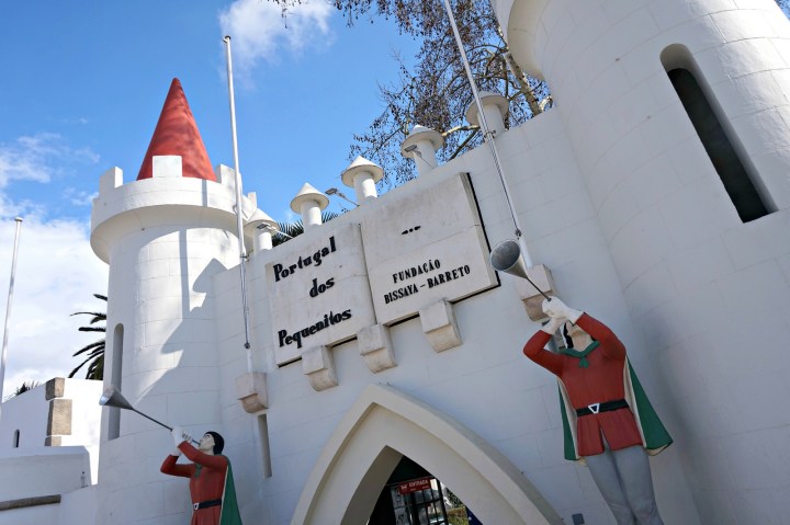 34234898061_664378ba9a_h